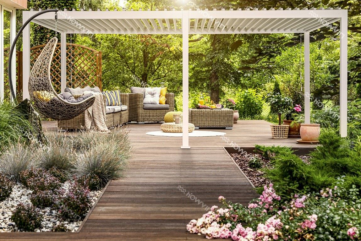 aluminium pergola with sides.jpg